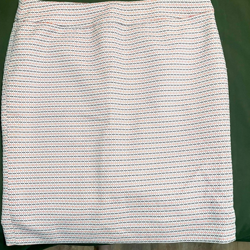 worn once. purchased at Kohls, pencil skirt size 14 black white and coral colors